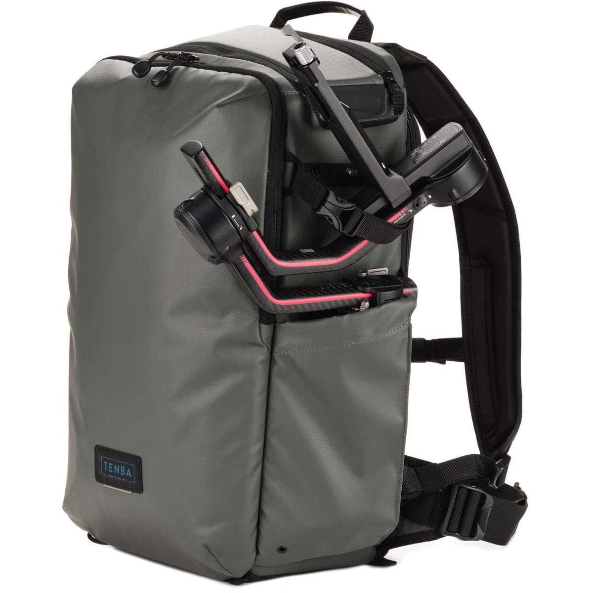 Mochila Tenba Solstice V2 (Gris, 20L) - en uso
