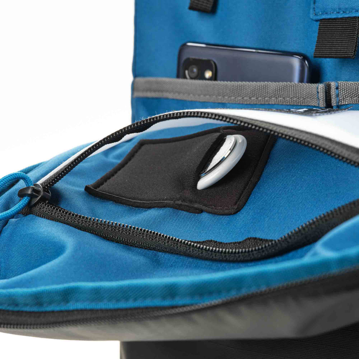 Mochila Tenba Solstice V2 (Negro, 24L) - en uso