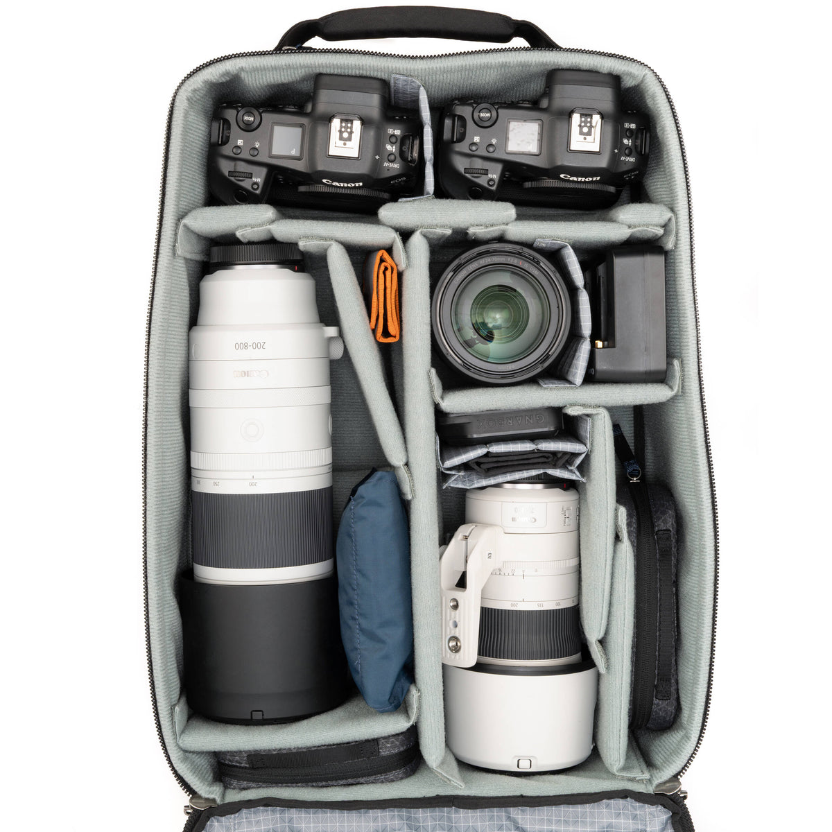 Mochila Think Tank Photo Airport Accelerator (41L) - en uso