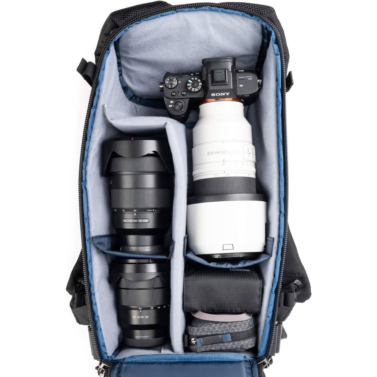 Mochila Think Tank Photo DarkLight (Montane Verde, 14L) - puertos y conexiones