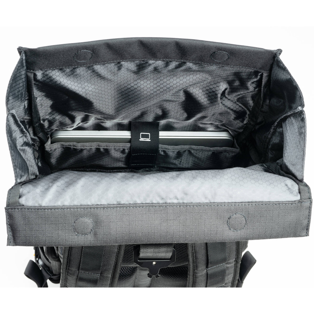 Mochila Think Tank Photo FocusPoint Rolltop (Urban Rust, 22 L) - detalle