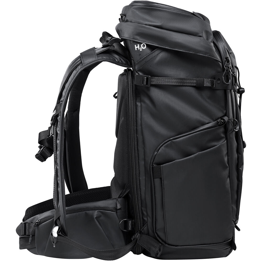 Mochila Ulanzi AB01 TAI Outdoor (38L) - puertos y conexiones