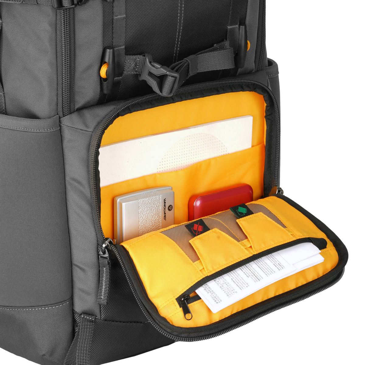 Mochila Vanguard Alta Sky 52 (Gris Oscuro, 20L) - contenido de la caja