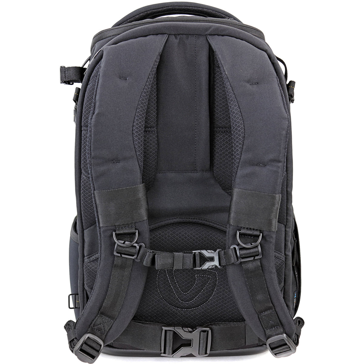 Mochila Vanguard The ALTA RISE 48 (Negro) - puertos y conexiones