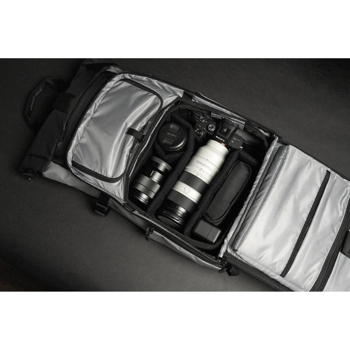 Mochila WANDRD PRVKE V3 con Photo Bundle (Makalu Gris, 21L) - detalle