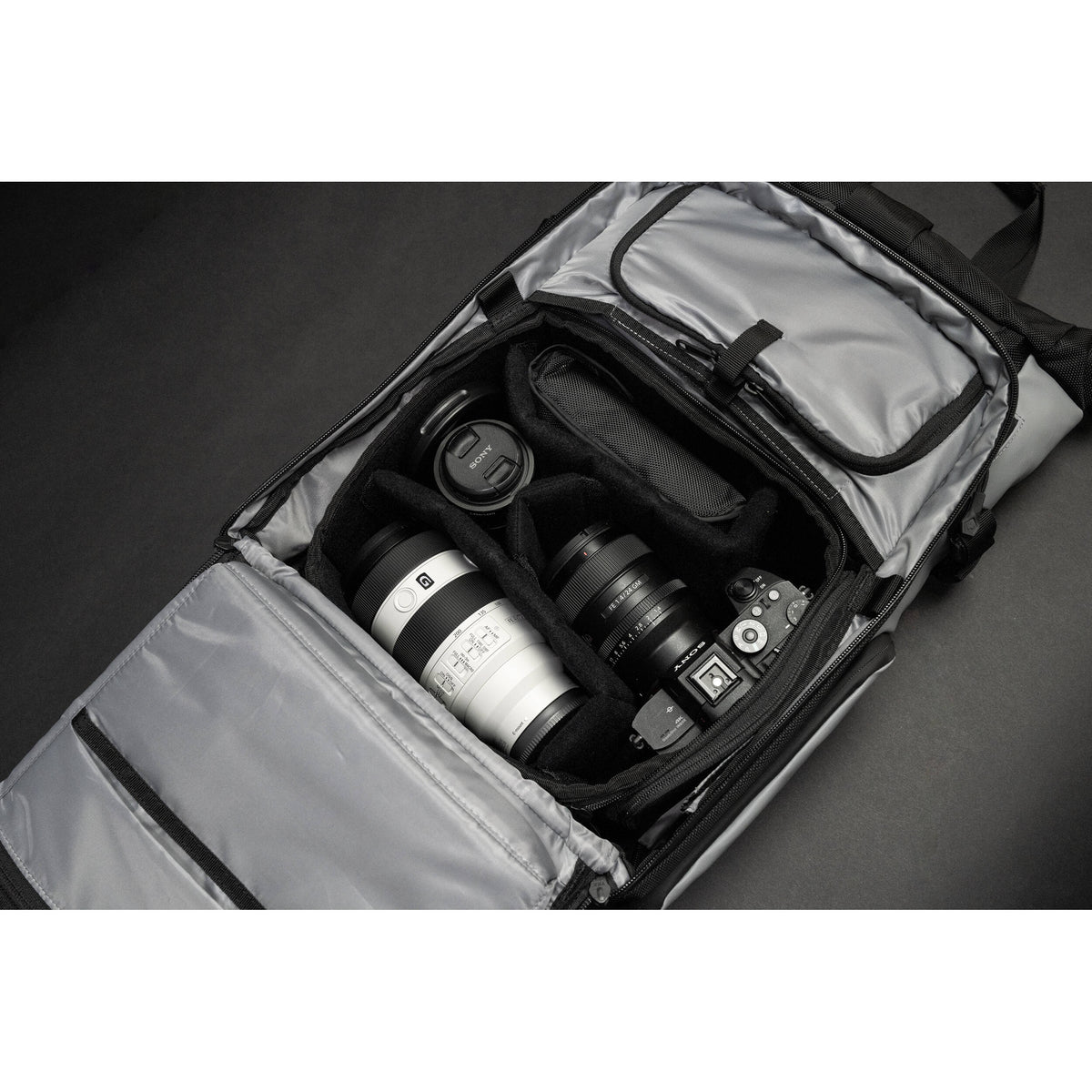 Mochila WANDRD PRVKE V3 con Photo Bundle (Makalu Gris, 21L) - contenido de la caja