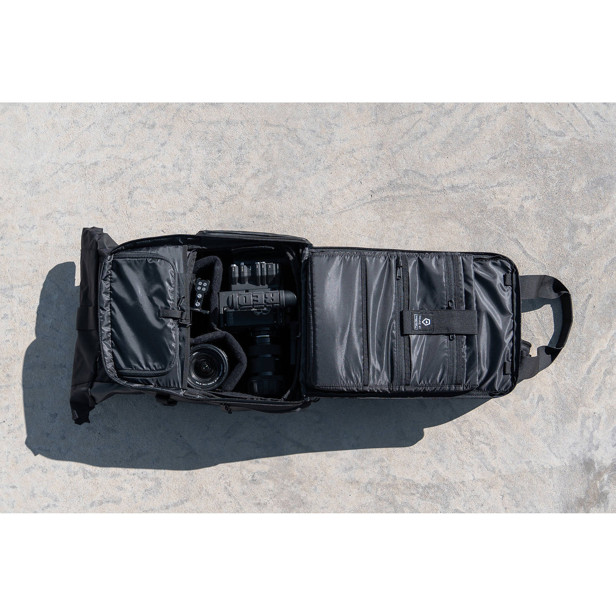Mochila WANDRD PRVKE V3 con Photo Bundle (Negro, 31L) - contenido de la caja