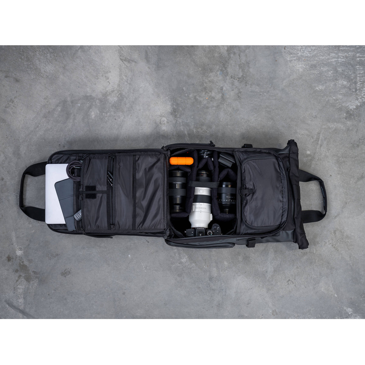 Mochila WANDRD PRVKE V3 (Negro, 21L) - contenido de la caja