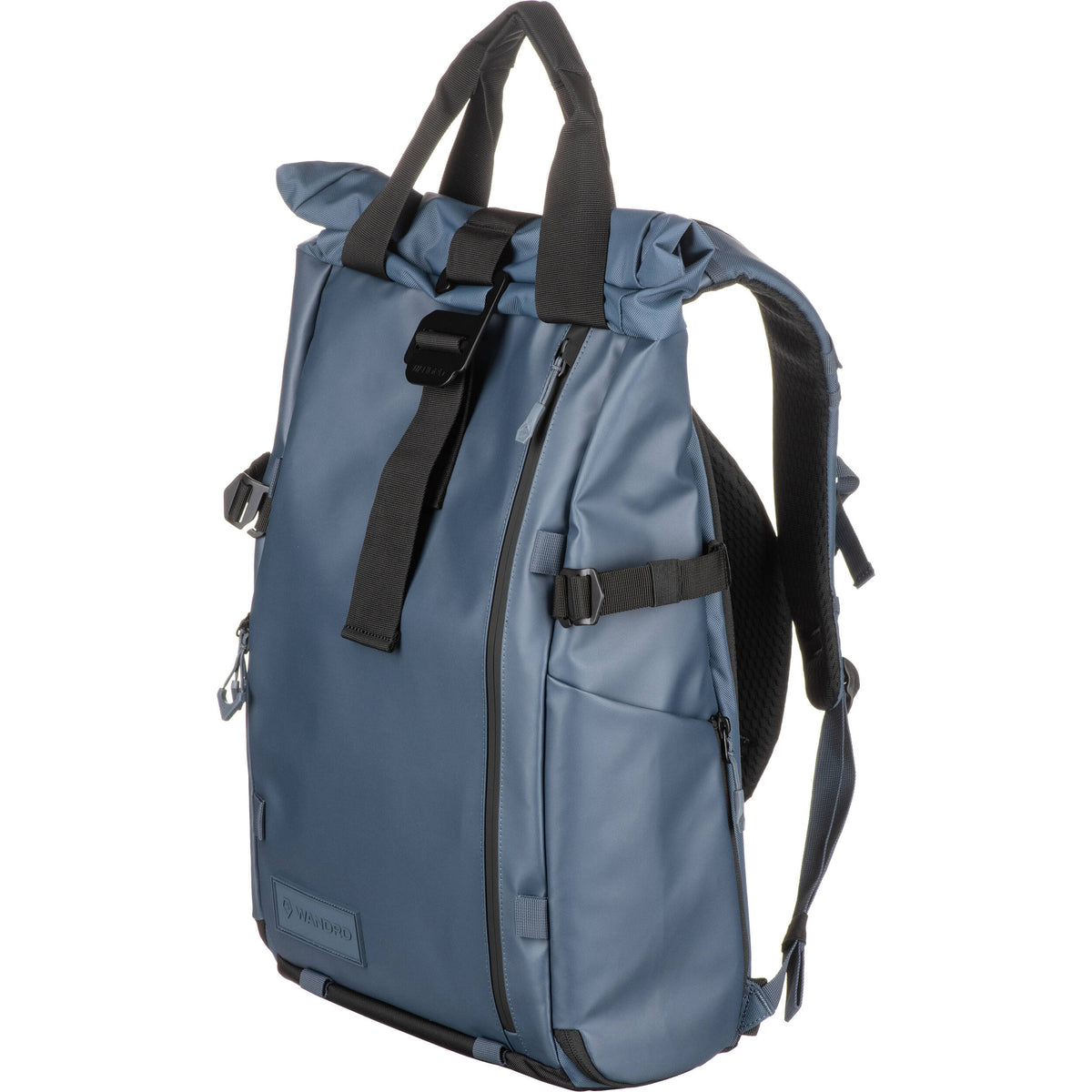Mochila WANDRD PRVKE V4 (Aegean Azul, 31L) - en uso