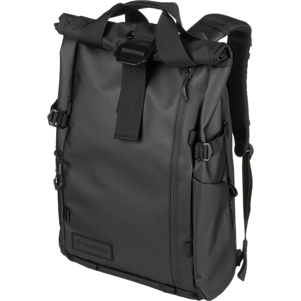 Mochila WANDRD PRVKE V4 (Negro, 31L) - en uso