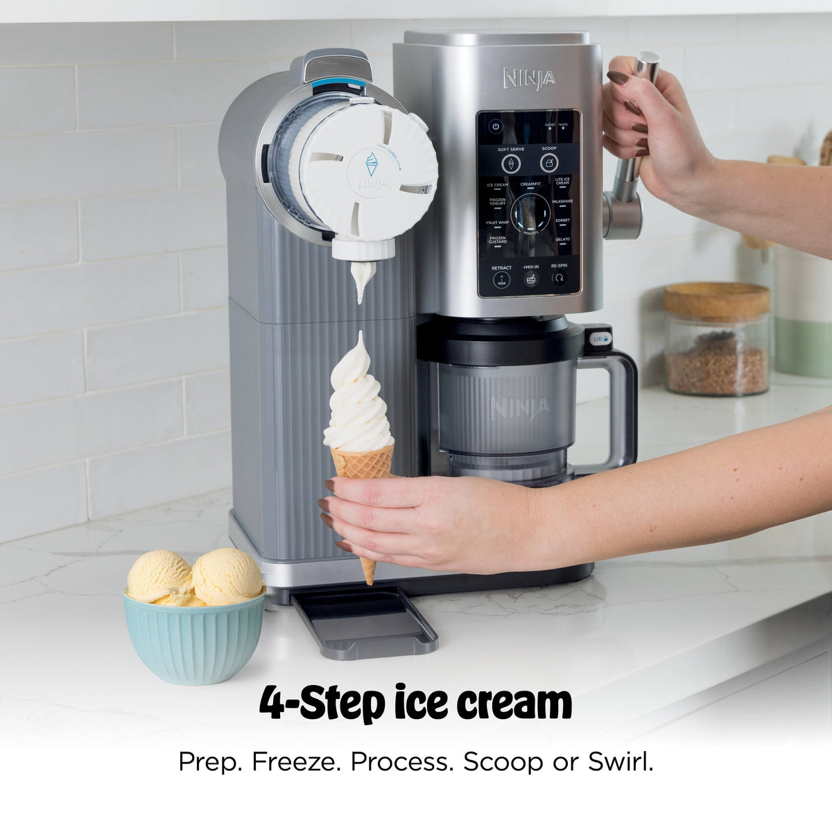 Máquina de helado Ninja CREAMi Scoop & Swirl NC701 — imagen 9