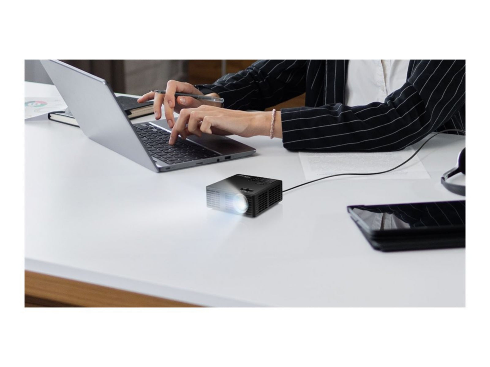 Proyector Optoma Ultra-Portable ML750i DLP Projector - vista 5