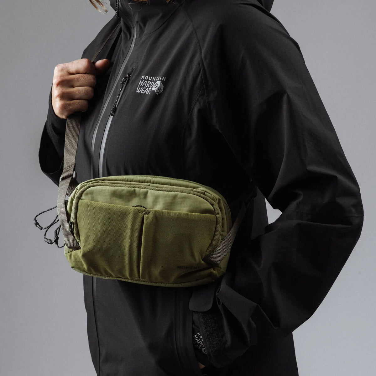 Sling Moment Take (Moss, 1.5L) - contenido de la caja
