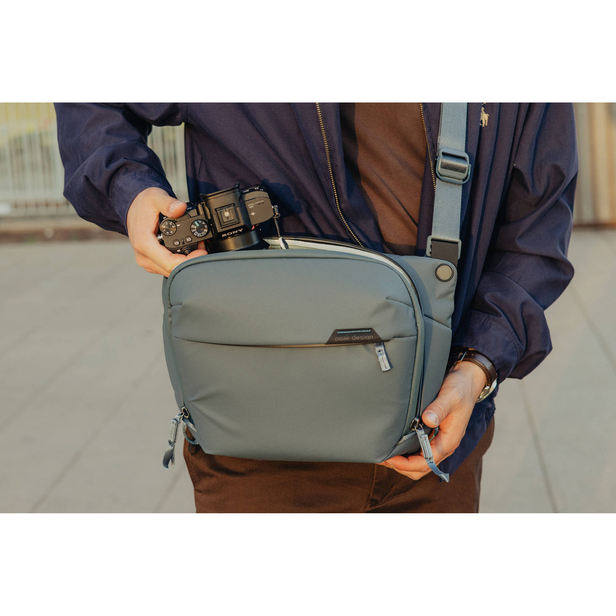 Sling Peak Design Everyday v3 (Ocean, 6L) - contenido de la caja
