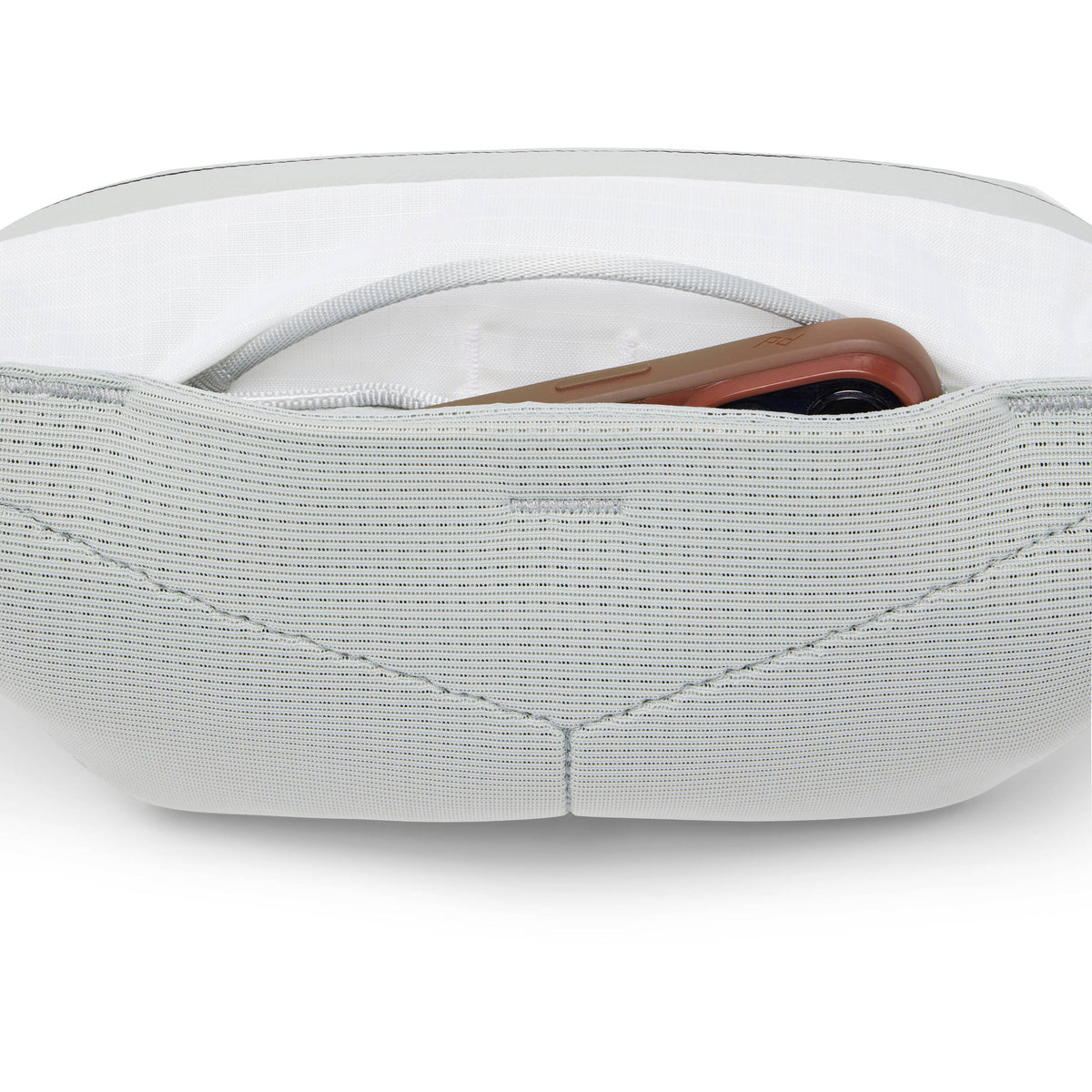 Sling Peak Design Outdoor (Cloud, 2L) - puertos y conexiones