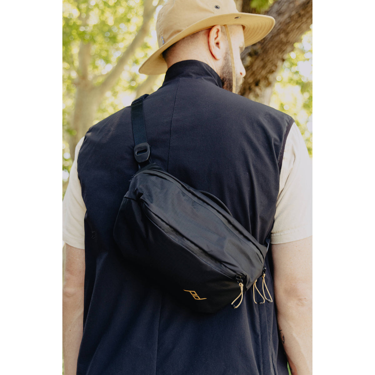 Sling Peak Design Outdoor (Kelp, 4L) - contenido de la caja