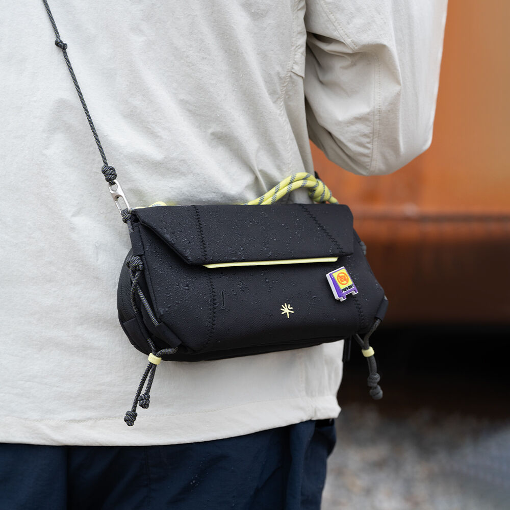 Sling PGYTECH OneGo Pocket (Line Verde, 2L) - detalle