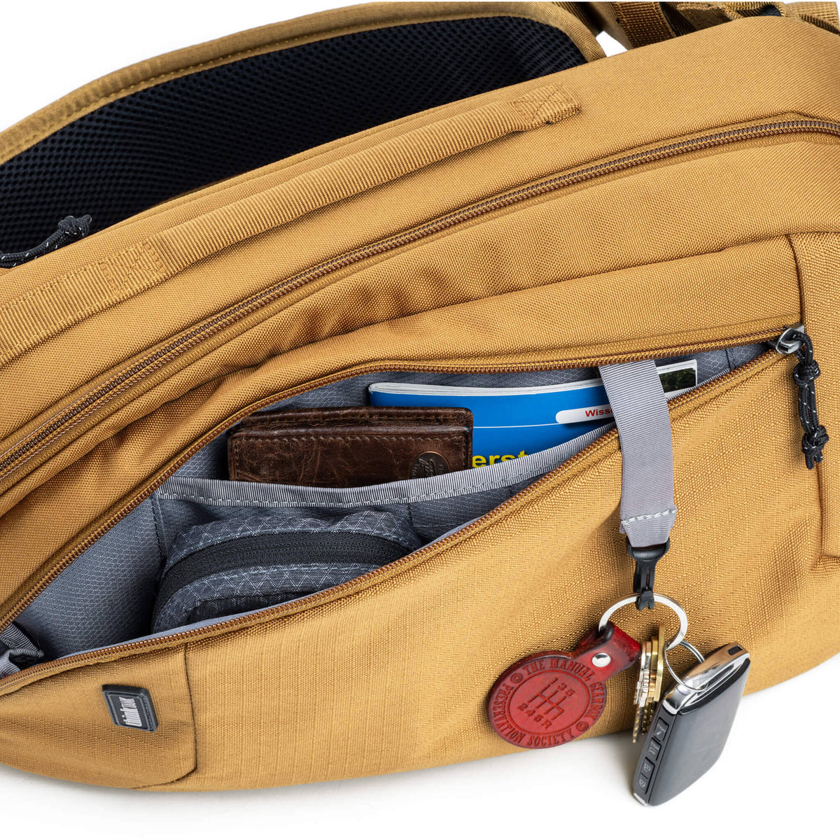 Sling Think Tank Photo TurnStyle (Golden Hour, 5L) - en uso