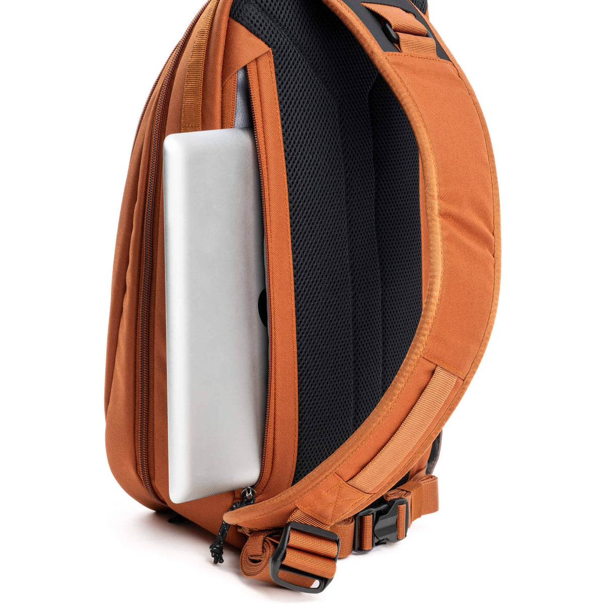 Sling Think Tank Photo TurnStyle (Urban Rust, 5L) - vista trasera