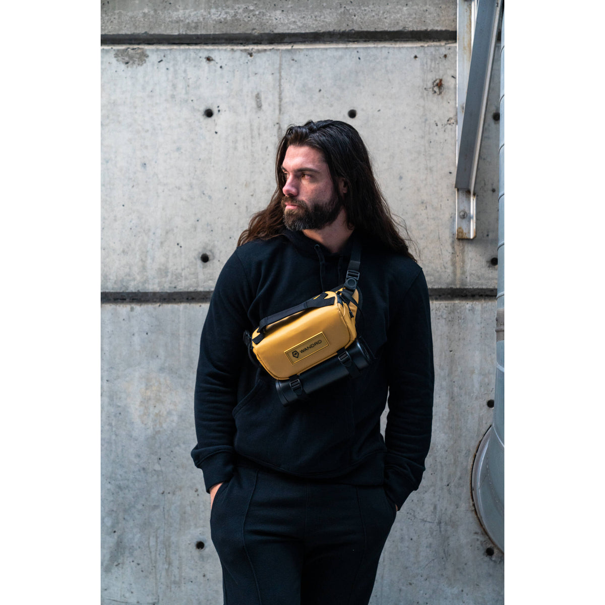 Sling WANDRD ROGUE V1 (Dallol Amarillo, 3L) - contenido de la caja