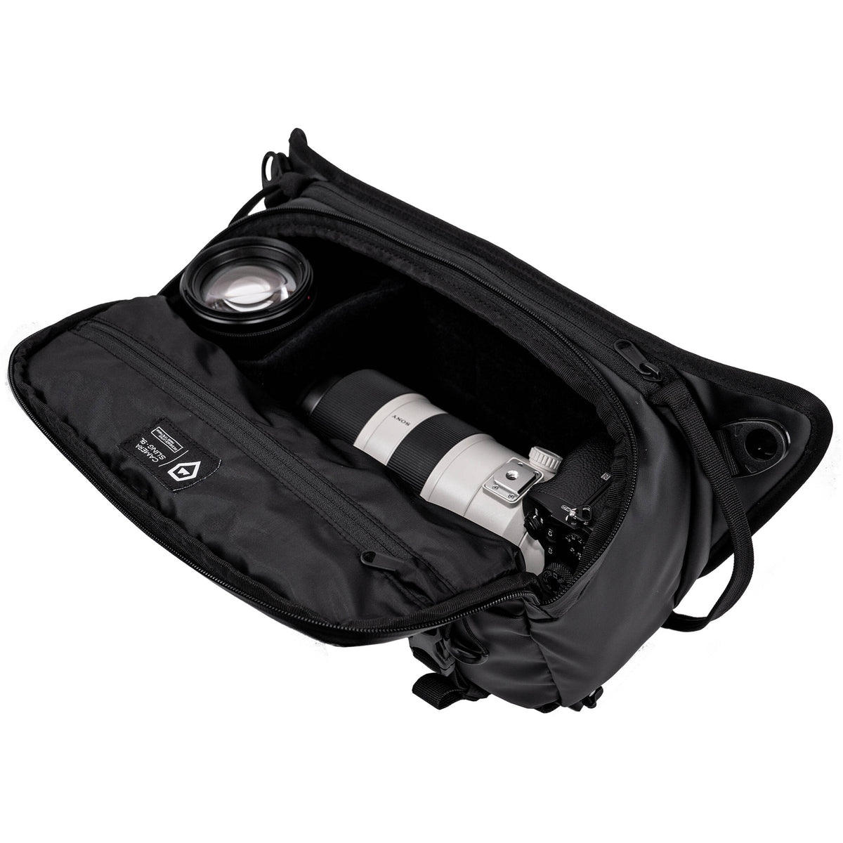 Sling WANDRD ROGUE V1 (Yuma Beige, 9L) - vista trasera