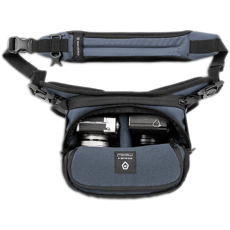 Sling WANDRD ROGUE V2 (Aegean Azul, 4L) - puertos y conexiones