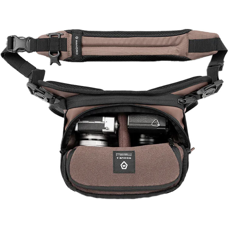 Sling WANDRD ROGUE V2 (Atacama Clay, 4L) - puertos y conexiones