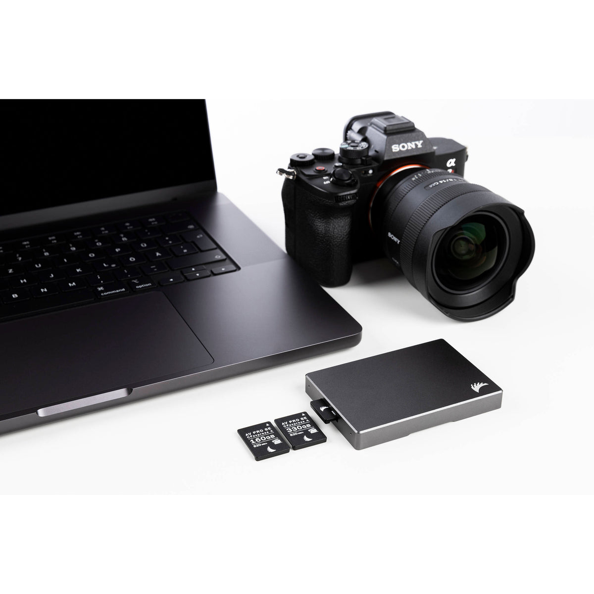 Tarjeta CFexpress Type A Angelbird 330GB AV PRO CFexpress 2.0 Type A SE - contenido de la caja
