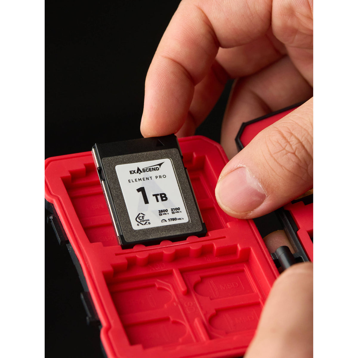 Tarjeta CFexpress Type B Exascend 1TB Element Pro CFexpress 4.0 Type B - puertos y conexiones
