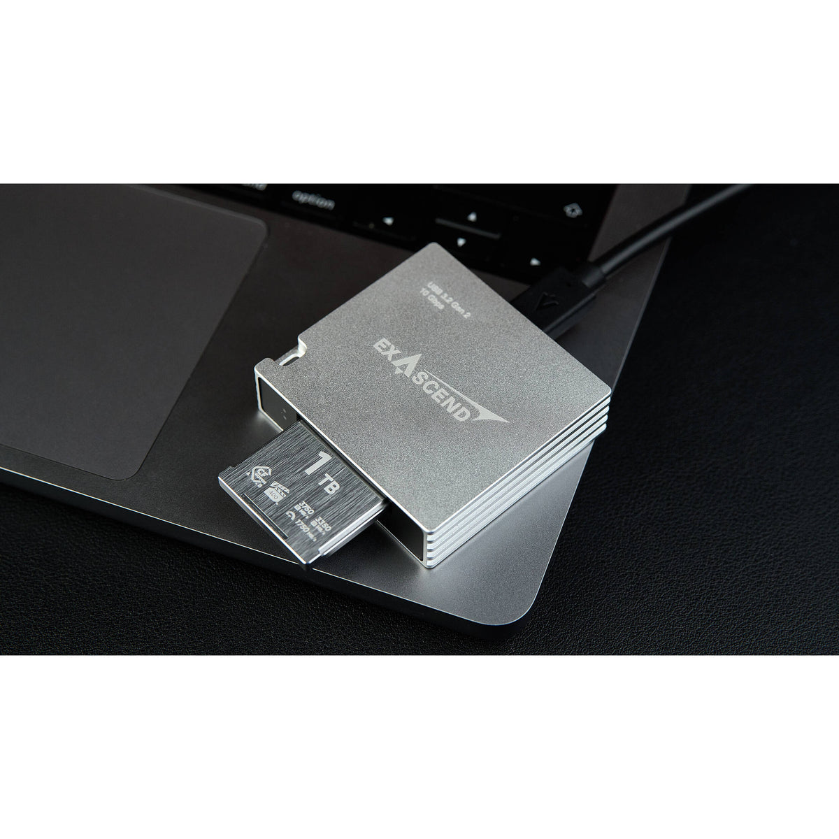 Tarjeta CFexpress Type B Exascend 512GB Essential Pro CFexpress 4.0 Type B - puertos y conexiones