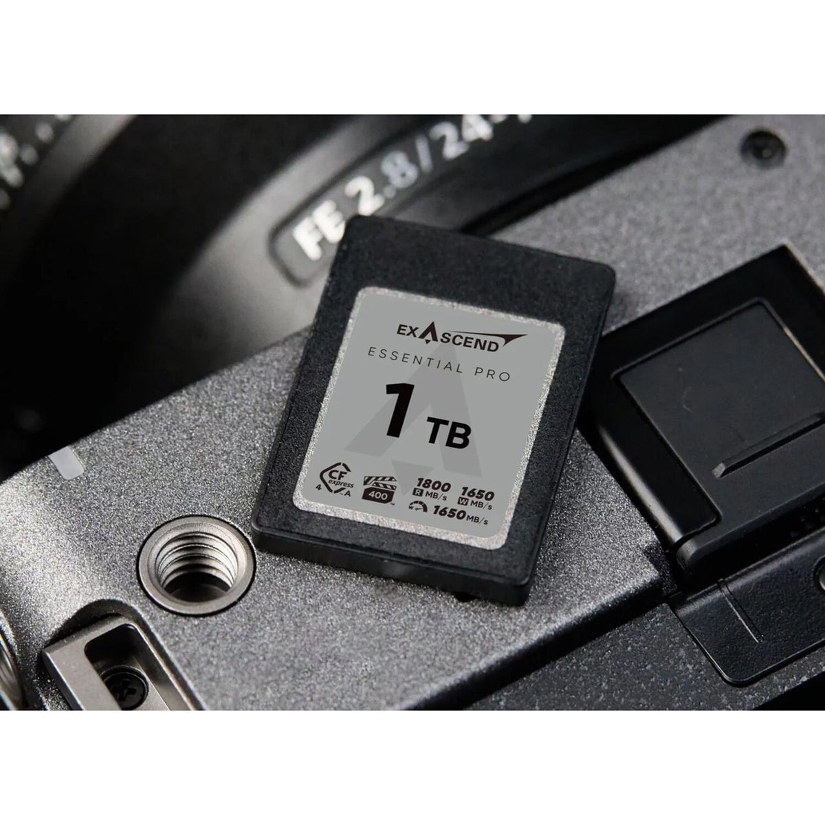 Tarjeta Exascend 1TB Essential Pro CFexpress 4.0 Type A - vista lateral