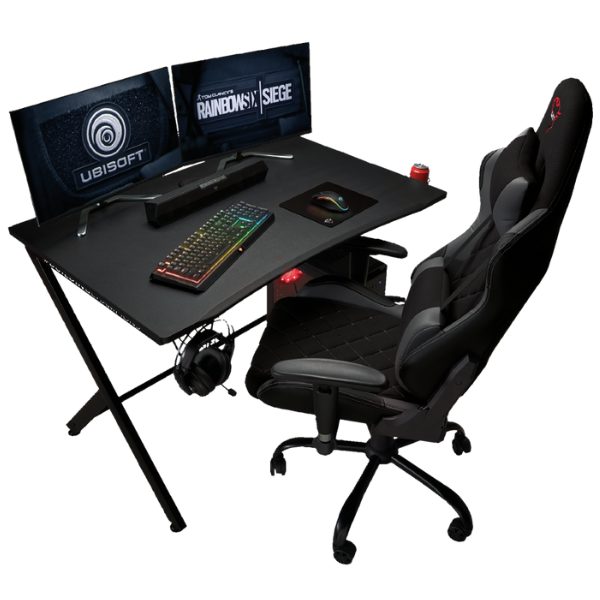 escritorio color negro gamer con soporte para audifonos y bebidas con teclado y monitores, en uso